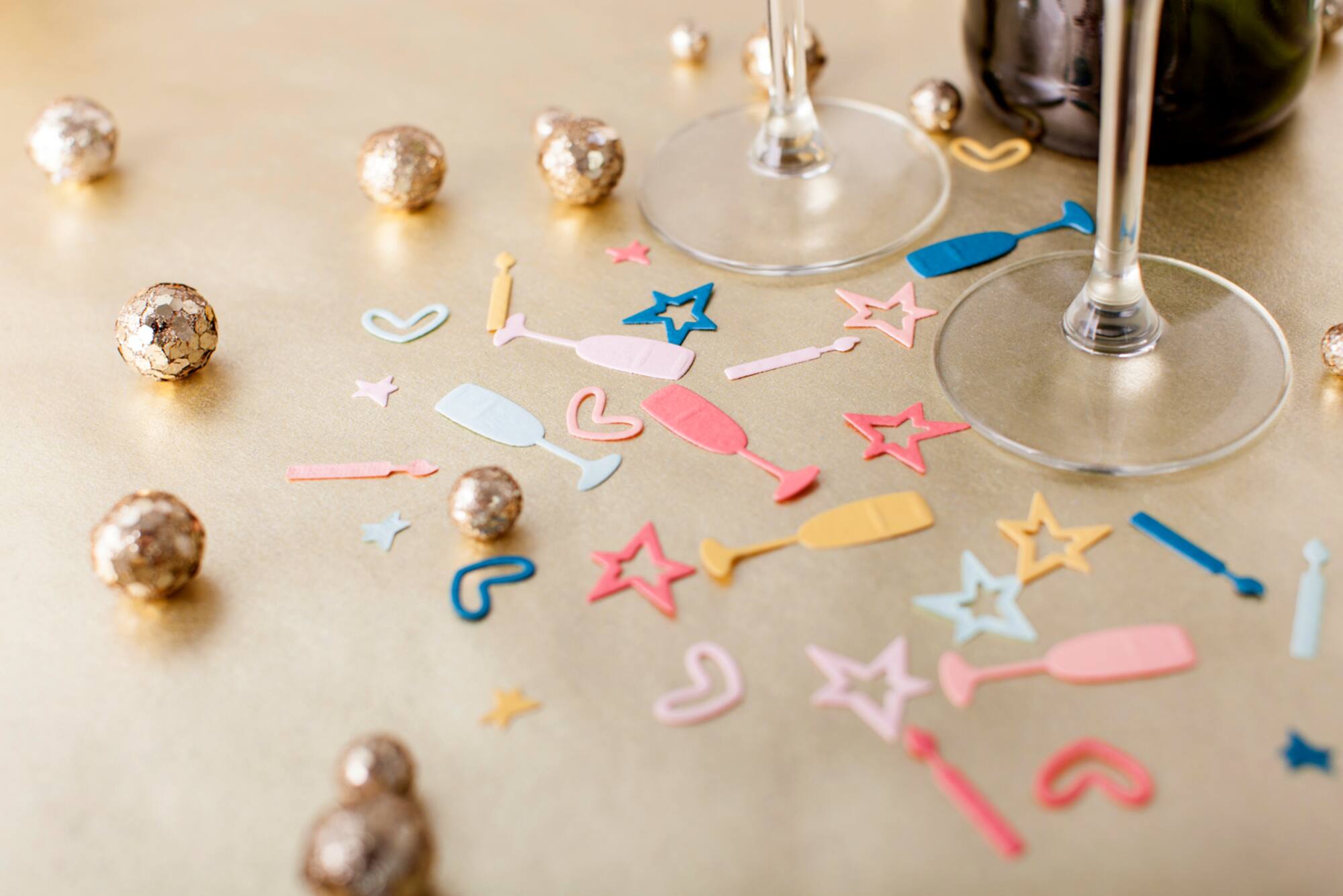 Cuttlebug® Holiday Sampler Cut & Emboss Die Set